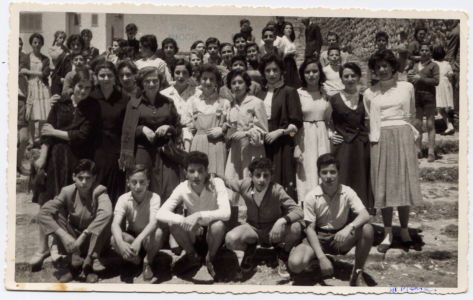 Scuola media parificata con sede in piazza Castello 1956